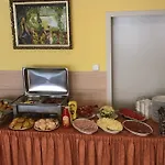 City Hotel Siofok 3* شيوفوك