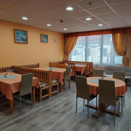 城市酒店 3*