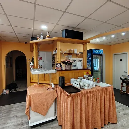 מלון City Hotel Siofok שיופוק
