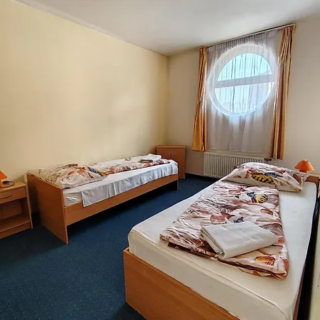 מלון City Hotel Siofok שיופוק