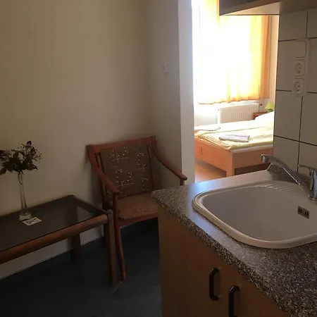 City Hotel Siofok 시오포크